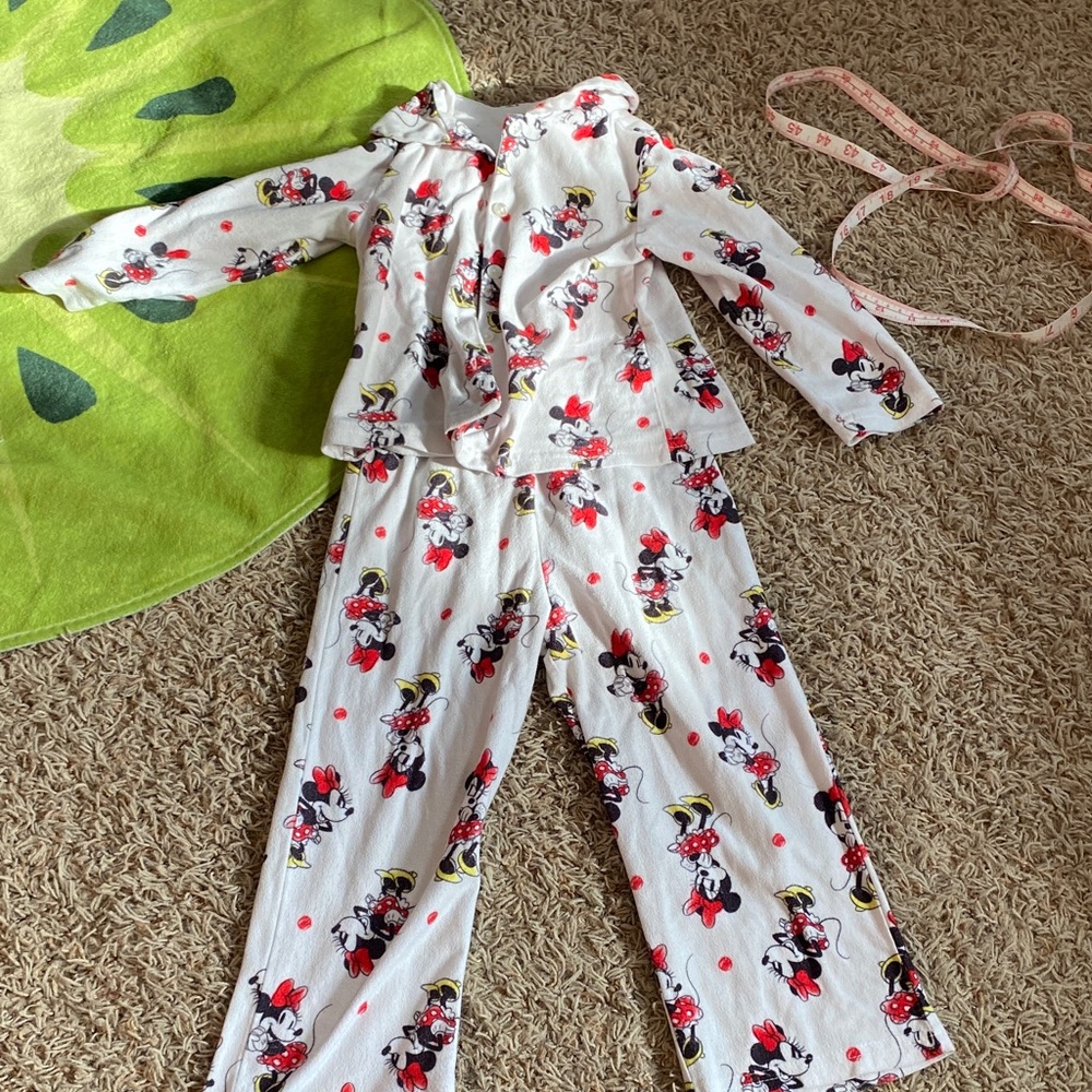 Girls pajamas 4T Minnie Mouse